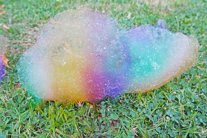 Rainbow-Bubble-Snakes-BABBLE-DABBLE-DO-bubble2.jpg